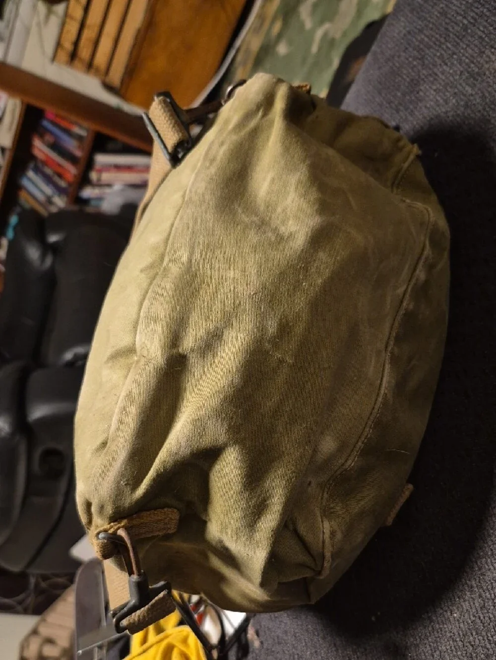 WWII US AIRBORNE PARATROOPER MUSETTE JUMP BAG- 1945